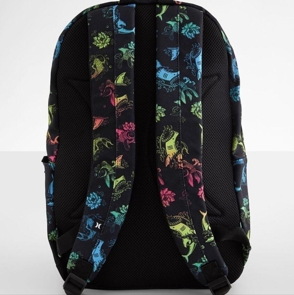 NEW! HURLEY Unisex Aerial Essentials Shark School Beach Backpack. - Picture 2 of 4
